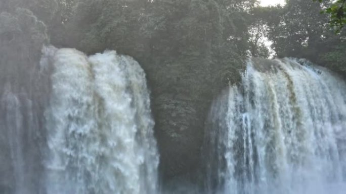 位于越南北部和华南边界的班焦克瀑布或德天瀑布