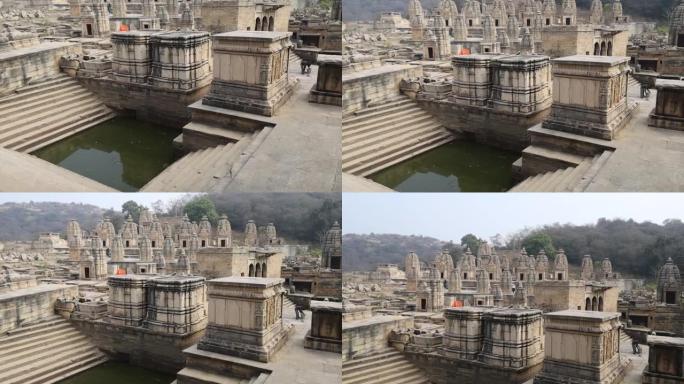 在中央邦莫雷纳的Bateshwar Group of temples, steps well。