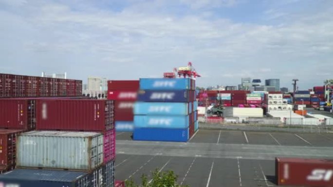货物起重机集装箱码头。港口集装箱作业。