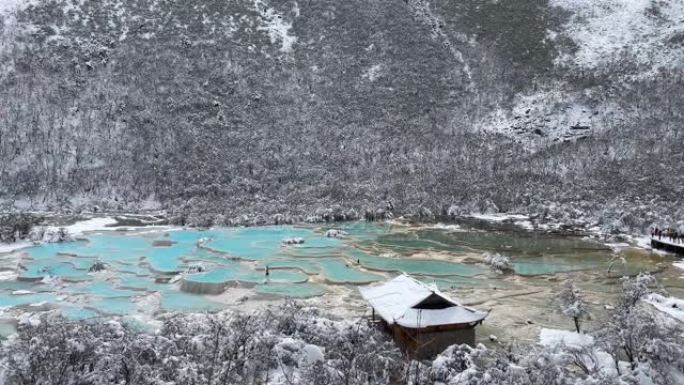 东方山水美丽湖雪