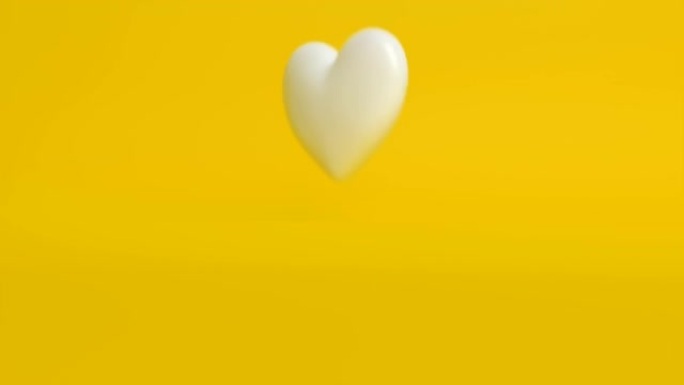 循环挤压转向心脏在黄色背景