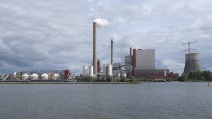 位于荷兰Geertruidenberg的Amercentrale燃煤电厂电站