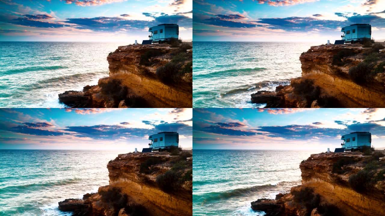 西班牙海岸悬崖上的露营车