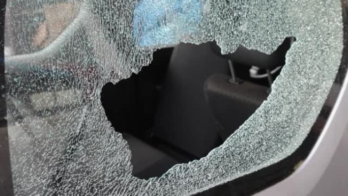 汽车盗窃破窗