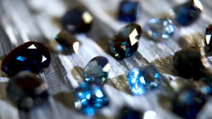特写。精致的珠宝蓝宝石。蓝色宝石。