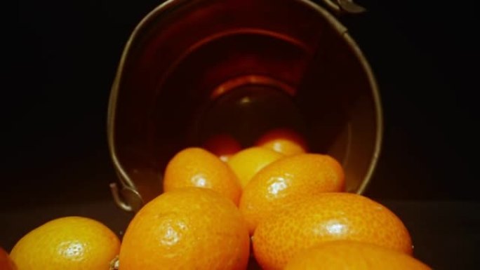 金橘或柑橘。增强免疫力，缓解宿醉综合征。