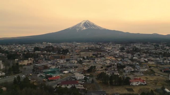 富士山城市景观的鸟瞰图