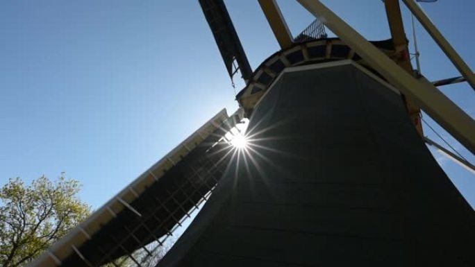 荷兰传统的古老乡村风车