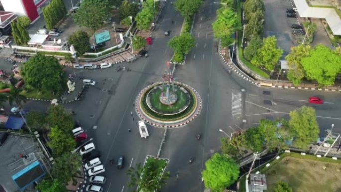 印度尼西亚巴拉万街三宝垄的鸟瞰图古图纳斯