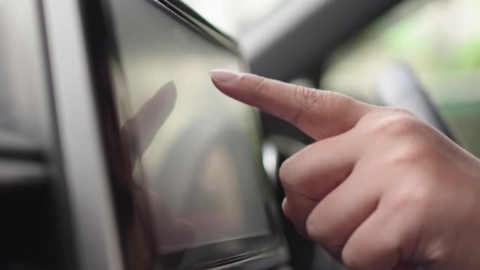 汽车仪表板多媒体和功能触摸屏技术