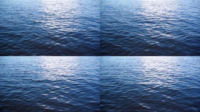 碧水在淡水中波浪，光线撞击水面，水下的奥秘