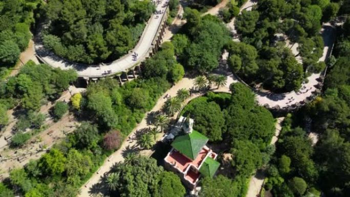 西班牙巴塞罗那安东尼奥·高迪的帕克·奎尔鸟瞰图。欧洲著名且极受欢迎的旅游目的地