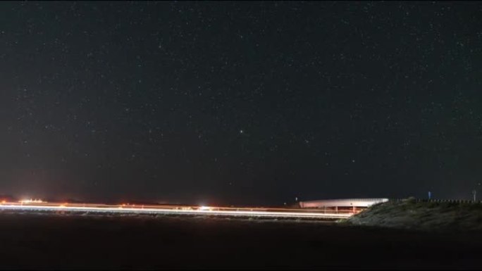 延时: 美国亚利桑那州40号州际公路的夜间交通