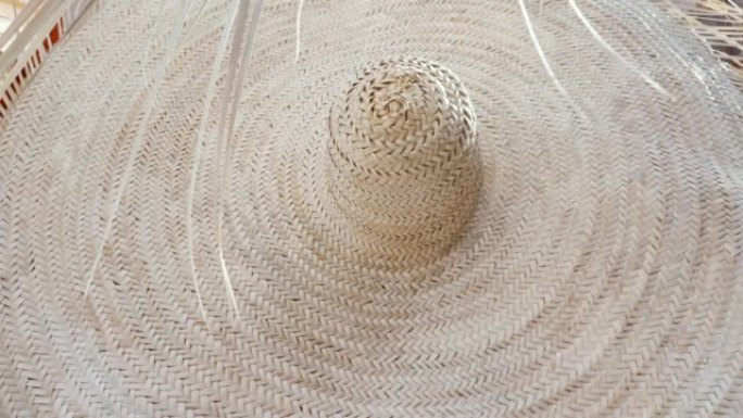 摩洛哥马拉喀什 (马拉喀什) 麦地那的正宗摩洛哥草帽。传统手工制作，旅游纪念品。4k纹理背景素材。
