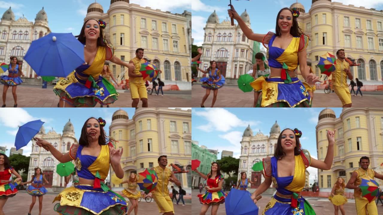 巴西伯南布哥州累西腓街头狂欢节上的Frevo舞者。