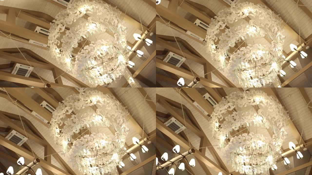 餐厅装饰的大型漂亮吊灯