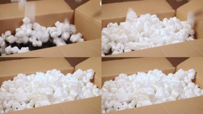 聚苯乙烯泡沫塑料装入纸板箱