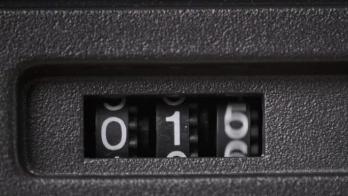 磁带盒式录音机中的老式机械卷轴计数器