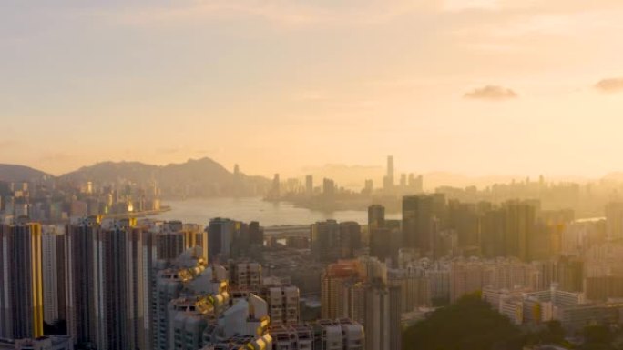 2022年5月1日香港天际线及维多利亚港