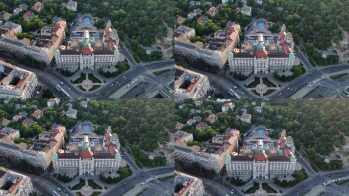 匈牙利布达佩斯盖勒特温泉浴场和酒店的鸟瞰图