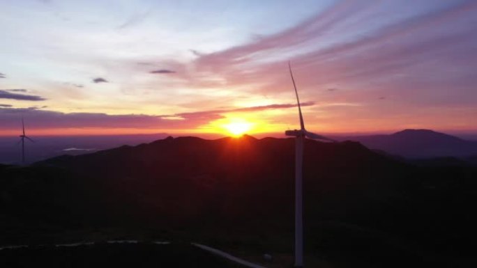 航拍日出風力發電機