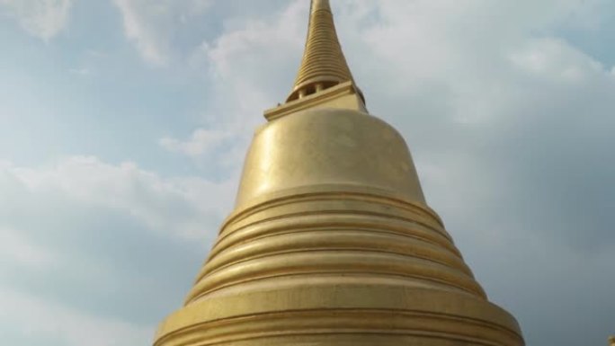 4K电影旅行镜头的僧伽罗寺顶部，在曼谷的金山，泰国在一个晴朗的日子