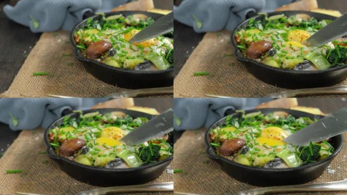 菠菜韭菜和蘑菇烤鸡蛋