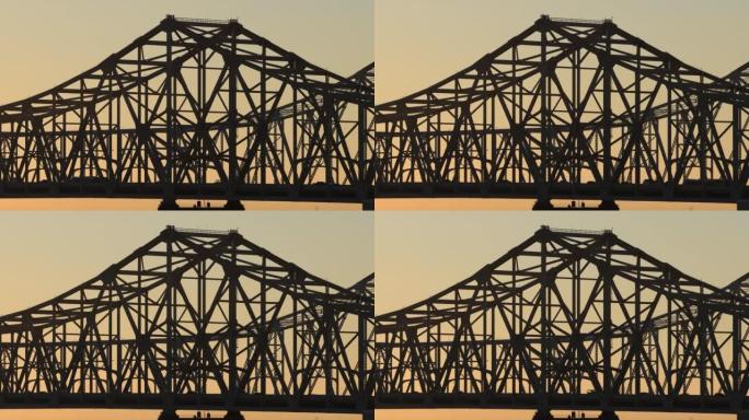 路易斯安那州新奥尔良: 新月城市连接桥