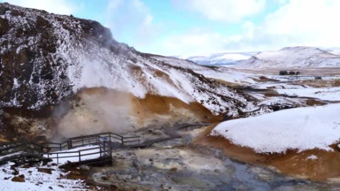 Selt ú n地热区的美丽景色，是火山系统kr ý suv í k的一部分，冬季在冰岛雷克雅内斯半