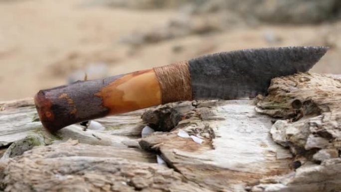 大多数黑曜石刀是由自己找到火山玻璃的人手工制作的