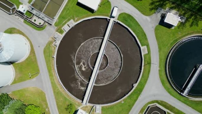 污水处理厂的鸟瞰图，污水的清洁，净化和过滤