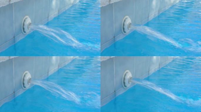 游泳池里的喷水