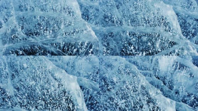 贝加尔湖上的蓝冰和冰冻气泡