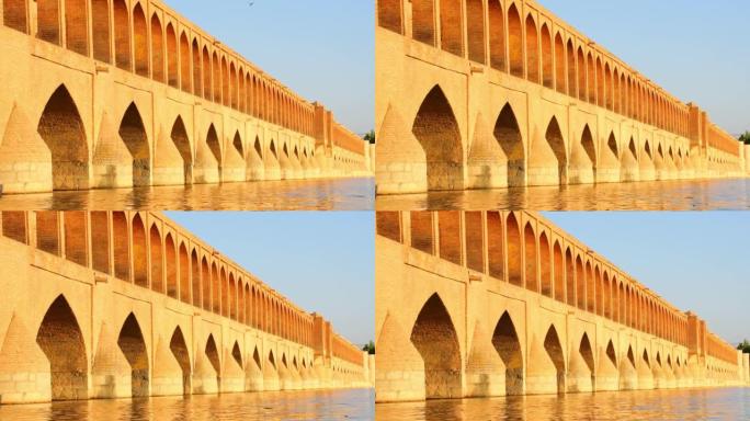 伊朗斯法汉-2022年5月: 西苏斯波尔或33个拱门的桥，是埃斯法罕最古老的桥梁之一，也是扎扬德河上