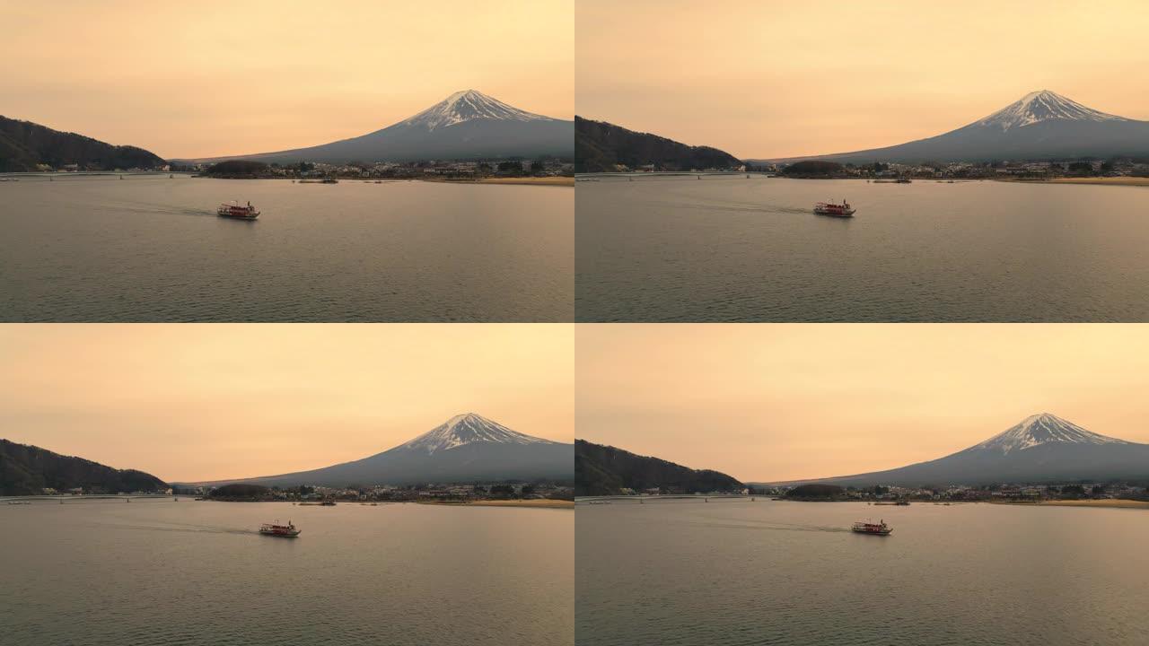 在河口湖和富士湖乘船游览的空中后退