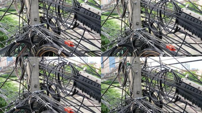 电线杆上杂乱的电缆和电线