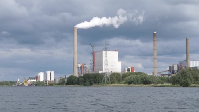 位于荷兰Geertruidenberg的Amercentrale燃煤电厂电站