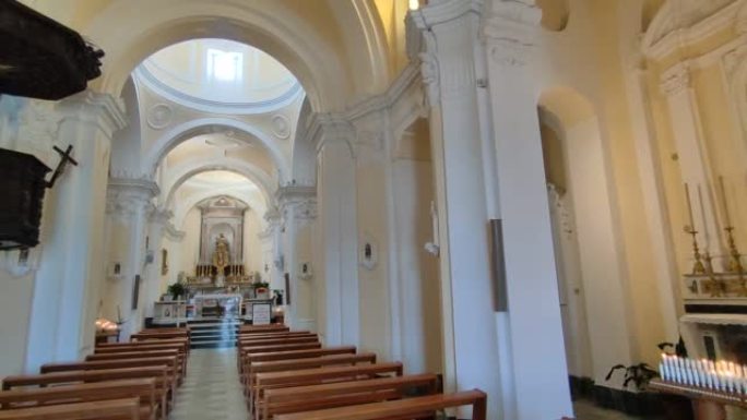 Lacco Ameno-圣玛丽亚·德尔·格拉齐教堂的内部概述