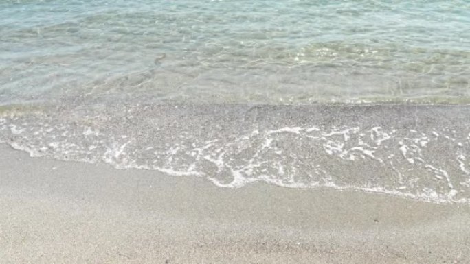 美丽的沙海高透明度 “慢动作”