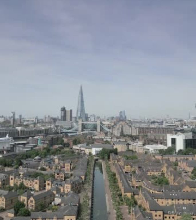 幽灵码头的伦敦天际线，从无人机的视角(轰隆声)