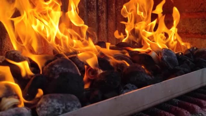 壁炉烧烤被放火烧火，并产生大火焰