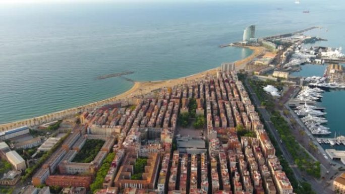 中央海滩区巴塞罗那拉巴塞罗那的鸟瞰图。西班牙加泰罗尼亚