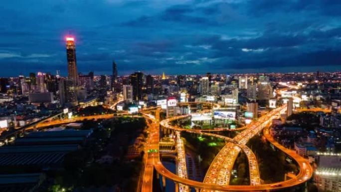 黄昏时分，曼谷商业区市中心的超流或超流场景