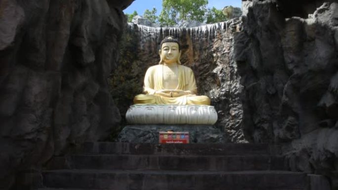 图为泰国沙木寺班保市的拉克西拉特萨摩松佛像