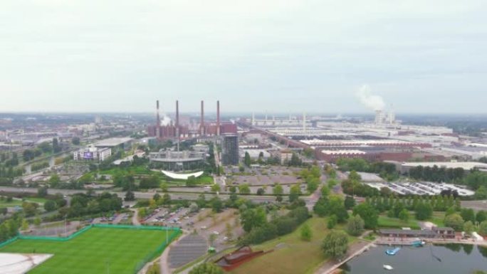 德国沃尔夫斯堡: 下萨克森州工业城市的鸟瞰图-从上方看欧洲景观全景