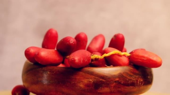 生红枣棕榈或枣，特写视图沙漠水果或枣，健康水果