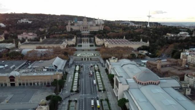 巴塞罗那与西班牙加泰罗尼亚国家艺术博物馆的空中场景