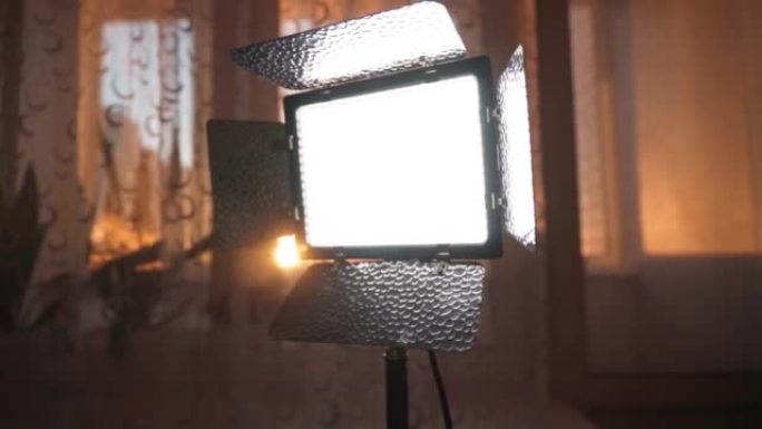视频拍摄用发光二极管灯，在家。用于照片和视频拍摄的家用设备