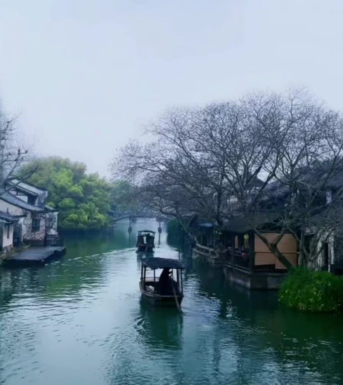 江南水乡划船旅游风景