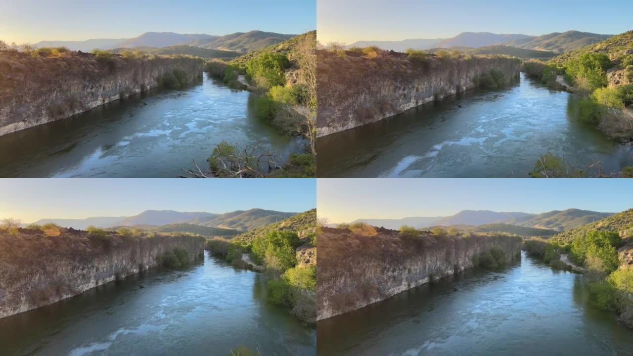 峡谷的鸟瞰图河流山谷航拍自然风景